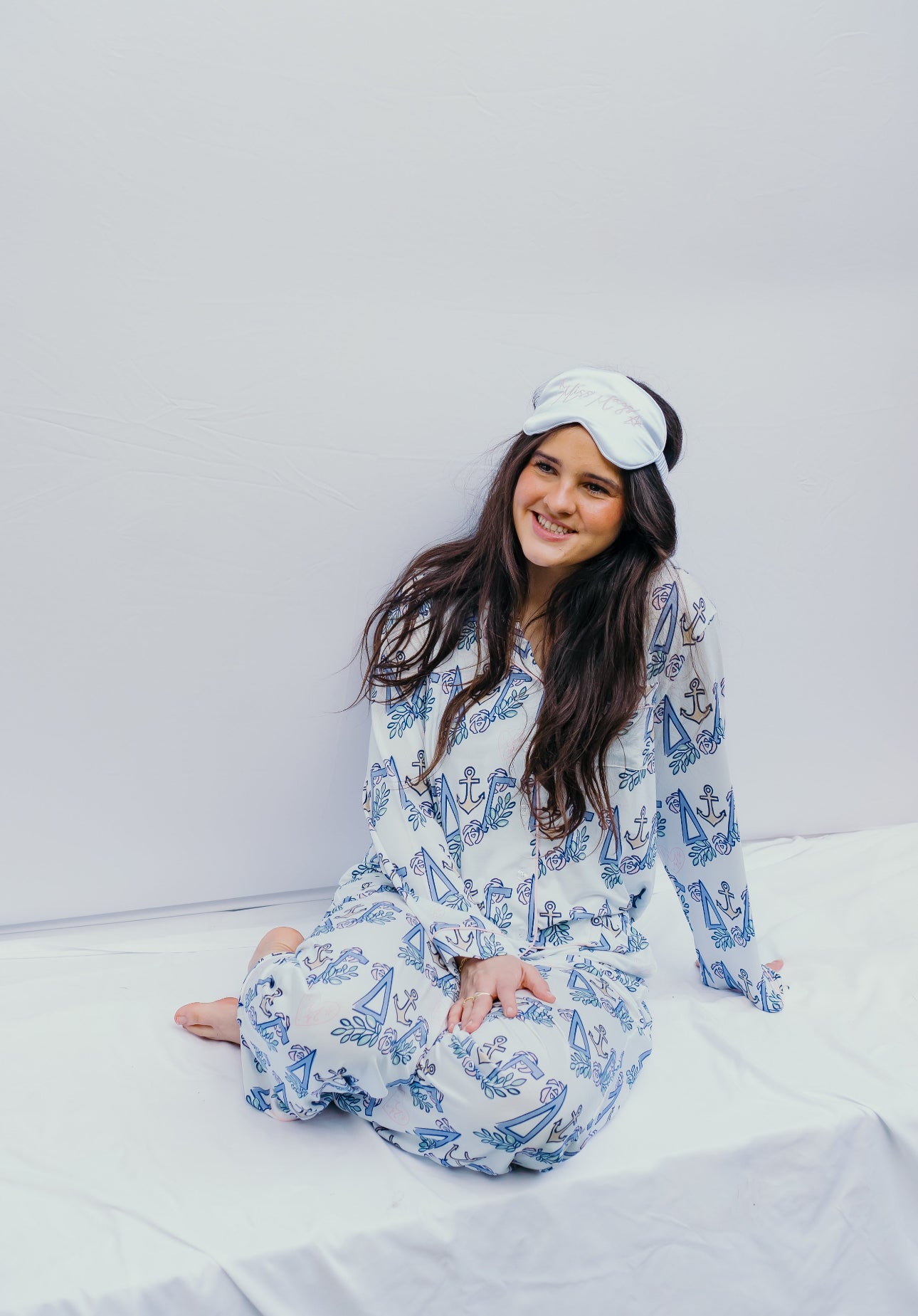 Delta Gamma Dreams Long Set Pajamas