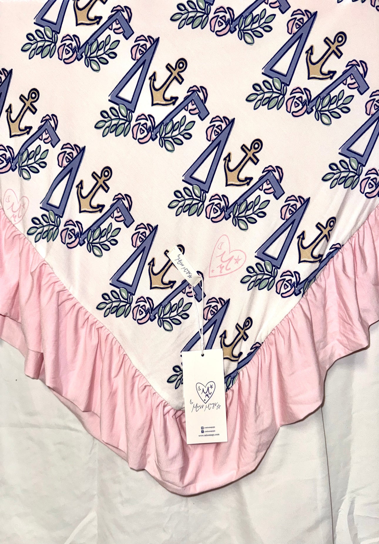 Delta Gamma Oversized DreamWrap Blanket