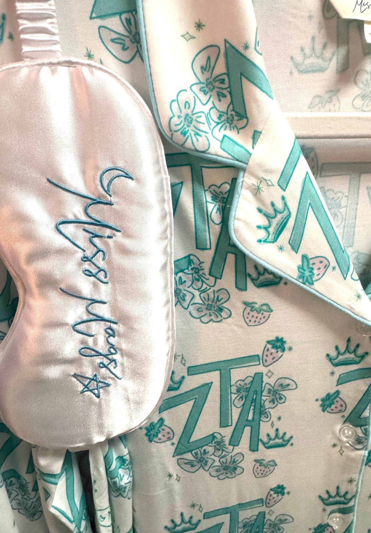 CozyQueens Oversized Eye Masks