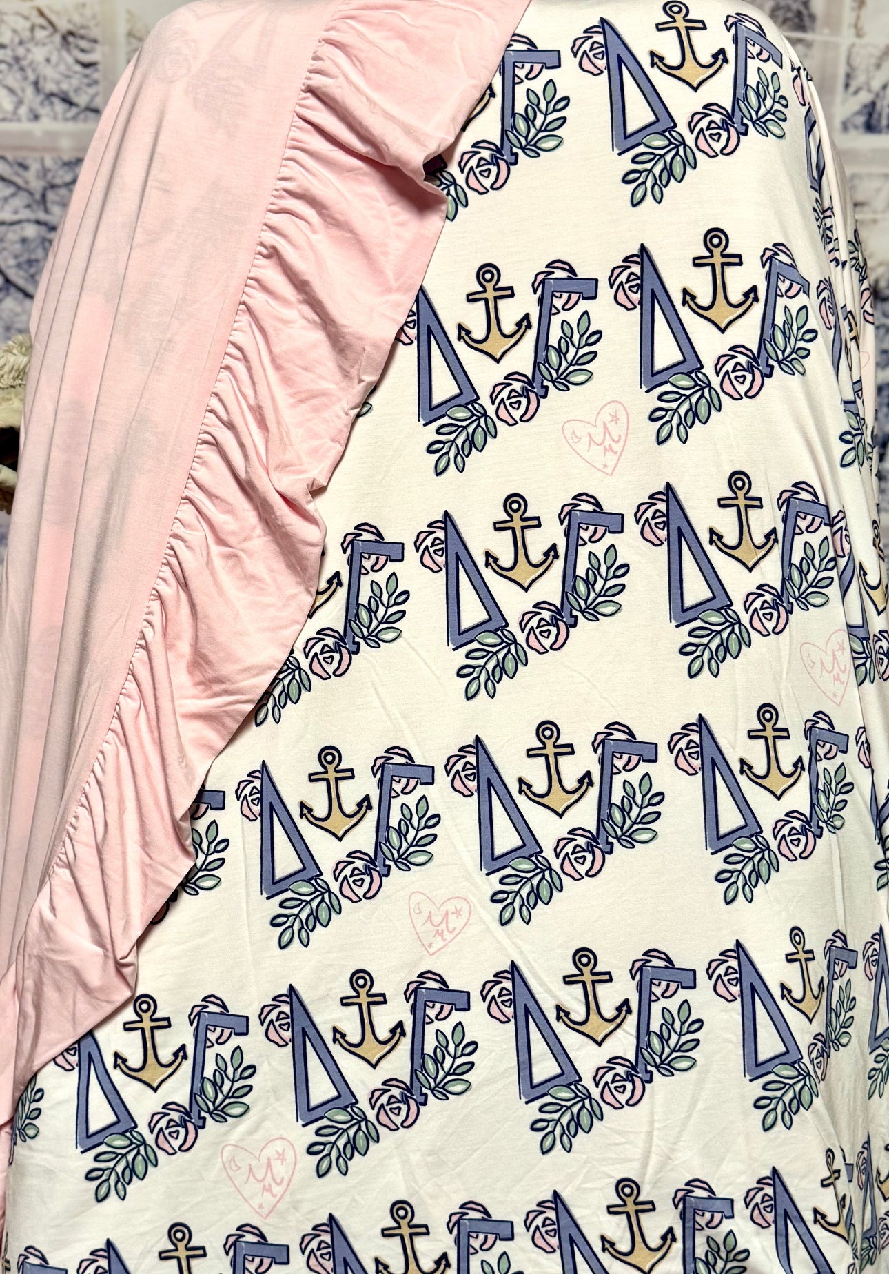 Delta Gamma Oversized DreamWrap Blanket