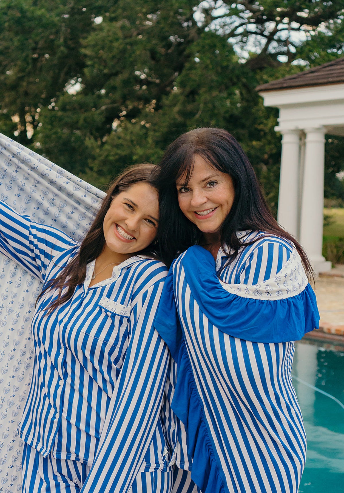 MissMags Signature Dreams Oversized DreamWrap Blanket