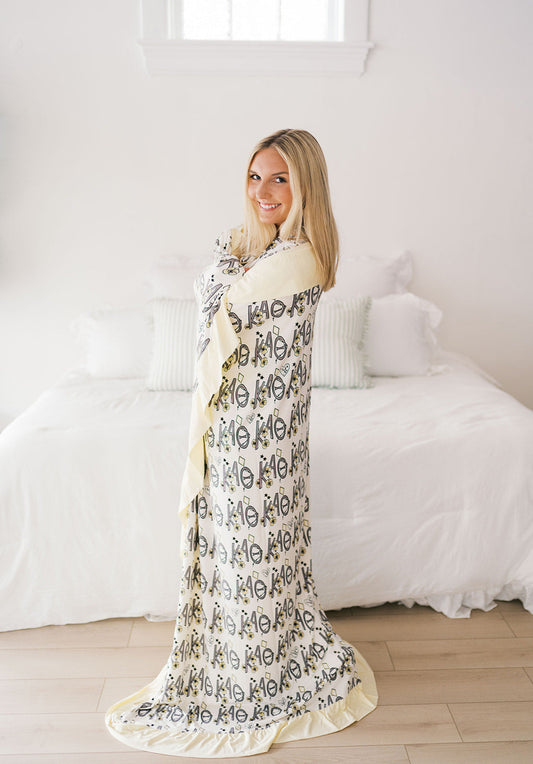 Kappa Alpha Theta Oversized DreamWrap™ Blanket