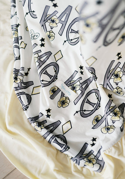 Kappa Alpha Theta Oversized DreamWrap™ Blanket