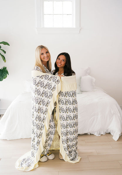 Kappa Alpha Theta Oversized DreamWrap™ Blanket