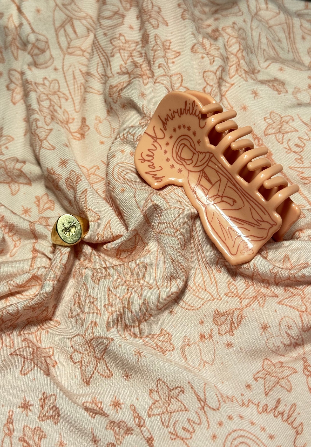 Founder's Legacy Mater Admirabilis Hair Claw Clip